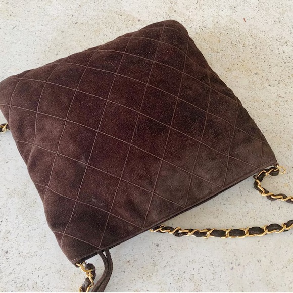 Vintage CHANEL Suede Quilted Purse Shoulder Bag - Picture 9 of 10
